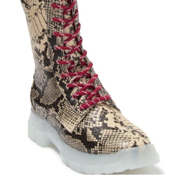 NWOT Cape Robbin Unisex faux Snakeskin 10” Boots sz 9/Men 7 - Picture 2 of 12